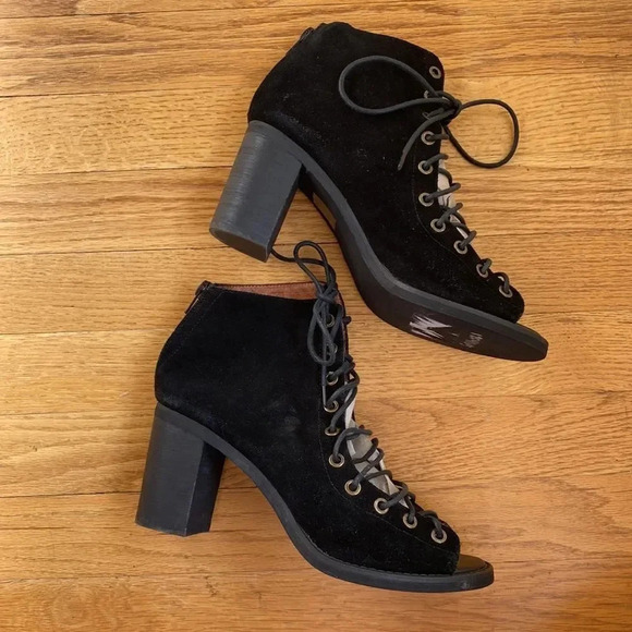Jeffrey Campbell Cors Peep Toe Suede sz 8.5 black laces open front 3” heel NWOT - Picture 9 of 13